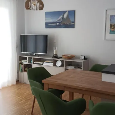 Wunderschoene Ferienwohnung Direkt An Der Elbe, Alt-Und Neustadtnaehe Dresden Exterior photo